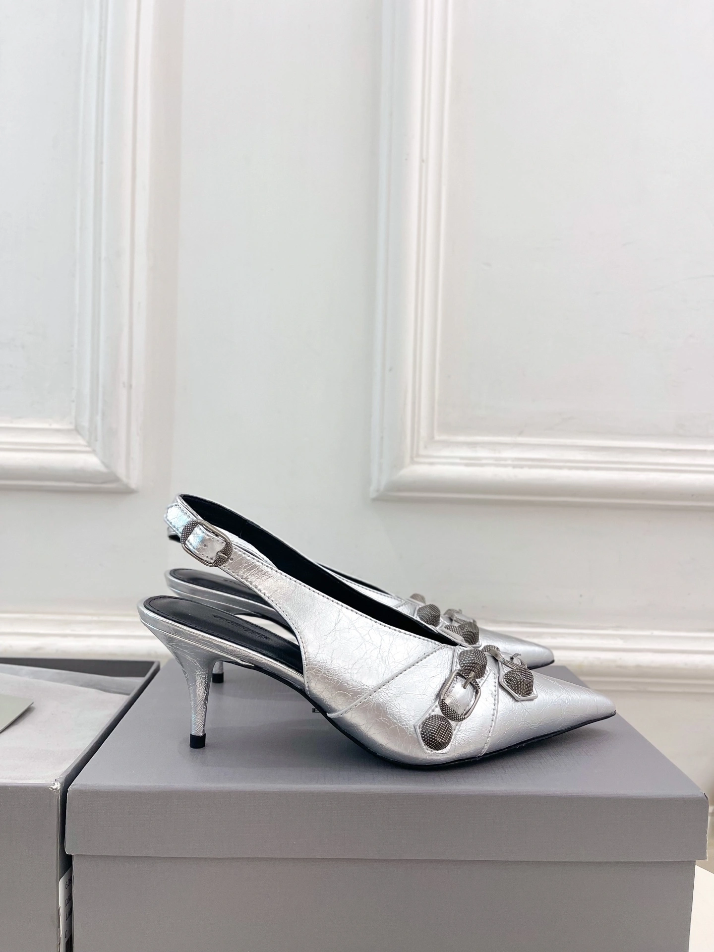 COCO-- 218593i161 714251WBDK38018 Heel height：6.5CM Calfskin sheepskin waxed skin item:E-X032D4021